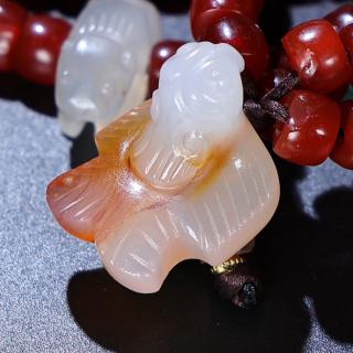 臻品旧藏,和田玉搭配玛瑙项链,包浆厚重,沁色入骨,工艺精湛,刀法犀利!
